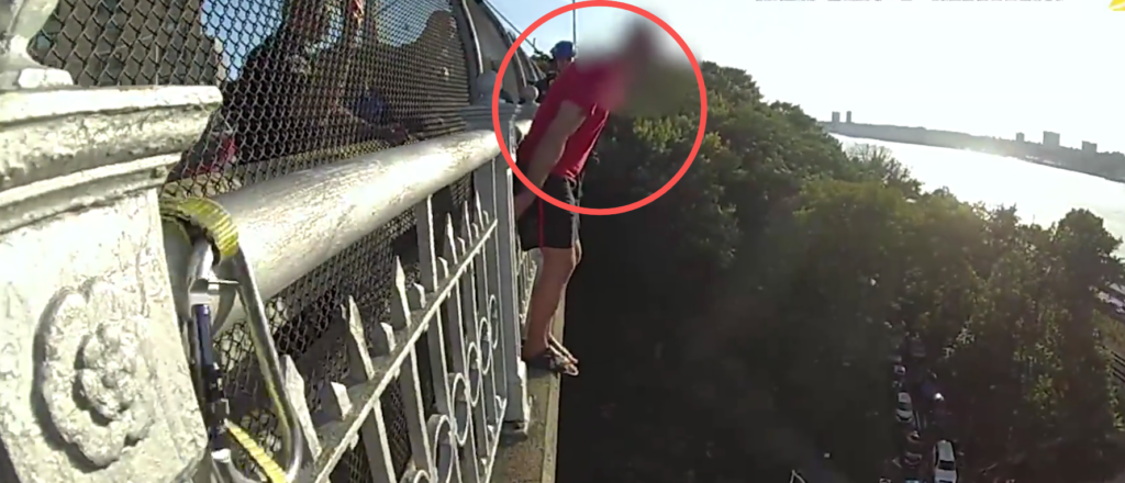 video-shows-nypd-cops-talking-suicidal-man-off-an-overpass
