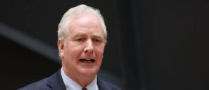 dem-senator-essentially-calls-chuck-schumer-‘spineless’-for-not-backing-socialist-mamdani