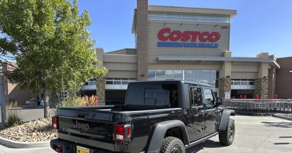 costco-veteran-employee-of-over-40-years-to-become-grocer’s-new-ceo