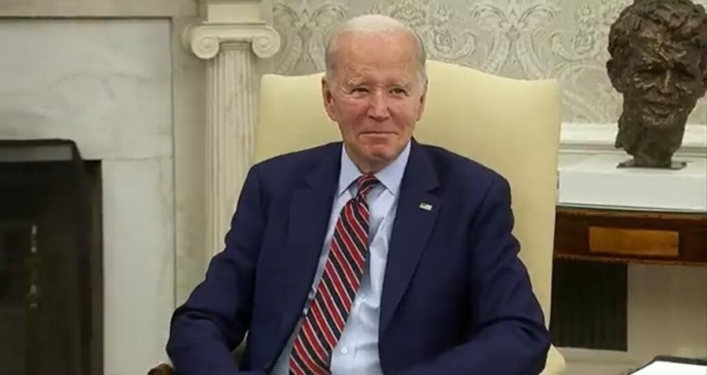 petty-joe-biden-mocks-jim-jordan-for-failure-to-win-speaker-vote-during-campaign-fundraiser-and-throws-israel-under-the-bus-before-heading-to-the-beach-(video)-|-the-gateway-pundit-|-by-cullen-linebarger