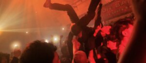 dj-stabbed-while-defending-women-from-over-10-attackers,-fighting-for-his-life