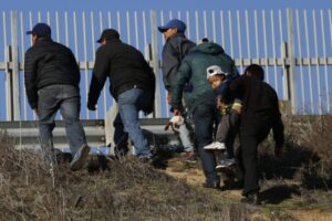 trump-administration-finds-22,000-missing-migrant-children