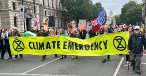 anti-trump-protesters-take-aim-at-‘naive’-us-uk-ai-deal