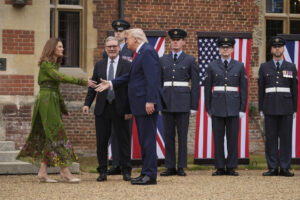 trump-travels-to-chequers-for-bilateral-meetings-with-starmer