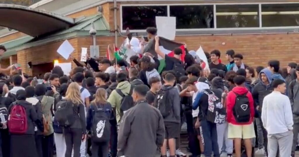 the-enemy-within:-thousands-of-students-chant-“allahu-akbar!”-and-scream-for-israel’s-destruction-during-pro-hamas-walkout-in-dearborn,-michigan-(videos)-|-the-gateway-pundit-|-by-cullen-linebarger