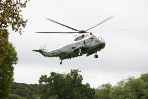 trump’s-marine-one-makes-emergency-landing-in-england