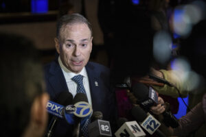 new-york-democratic-party-chairman-breaks-with-hochul-on-mamdani