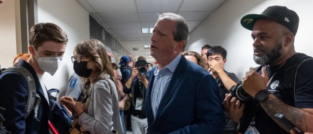 nearly-a-dozen-new-york-city-officials-arrested-after-demanding-access-to-ice-holding-cells