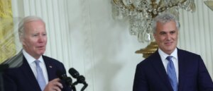 former-white-house-chief-spills-alarming-new-details-on-biden