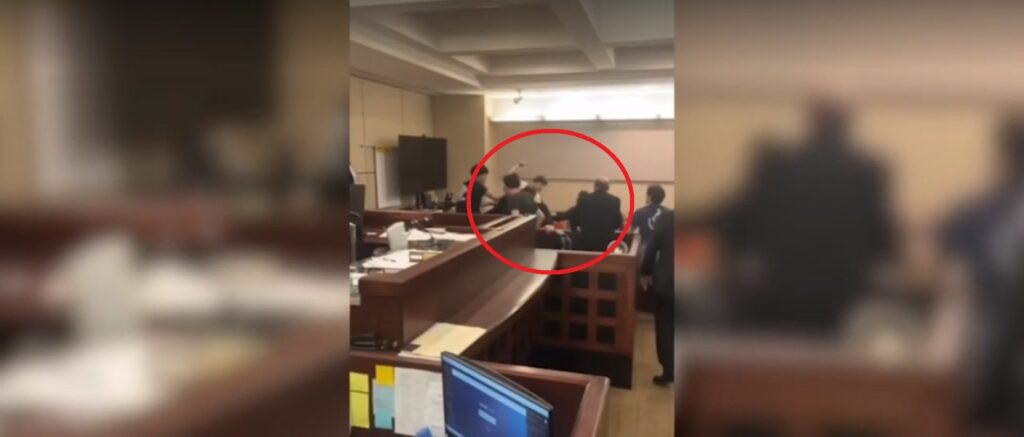 courtroom-brawl-caught-on-video-showing-murder-victim’s-family-attack-handcuffed-defendant