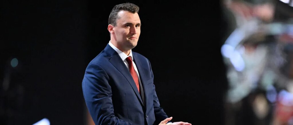 florida-man-wraps-home-with-massive-trump-signs-in-epic-tribute-to-charlie-kirk