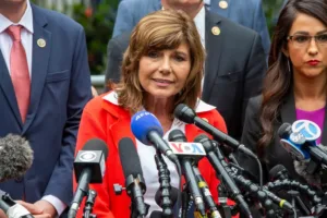 congresswoman-introduces-pharma-bill-that-could-enrich-herself