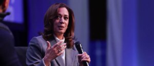 anchor-presses-kamala-harris,-who-then-realizes-maybe-she