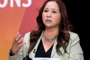 adelita-grijalva-wins-arizona-special-election-to-finish-late-father’s-term