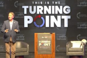 gov.-glenn-youngkin-donating-$100,000-to-tpusa-to-start-new-chapters