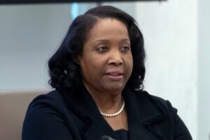 former-federal-reserve-chairs-file-‘friend-of-the-court’-brief-in-favor-of-lisa-cook