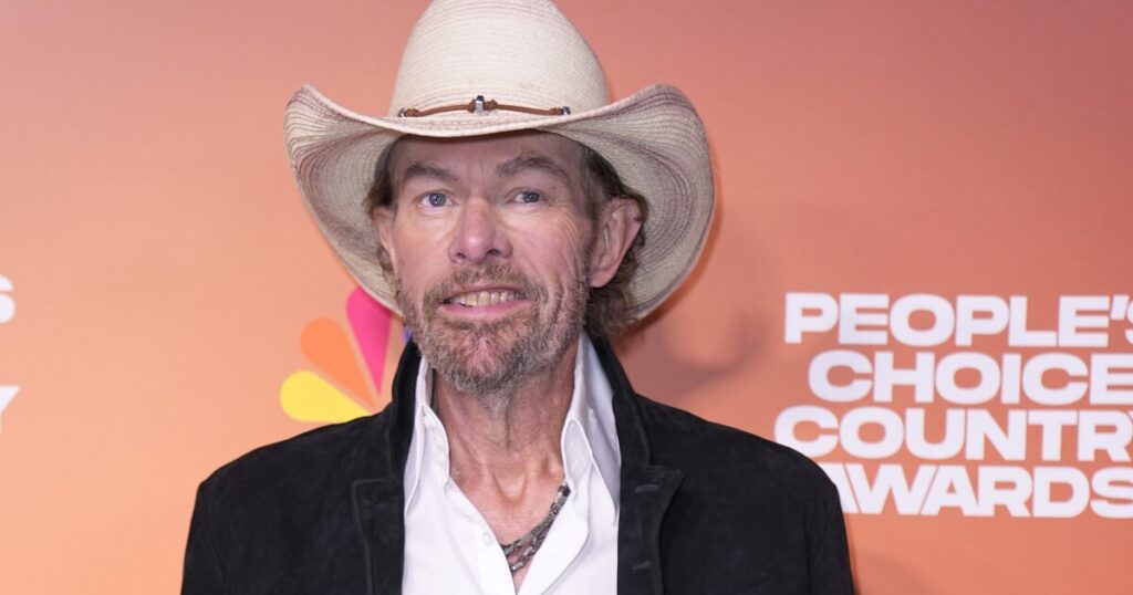 toby-keith-to-return-to-the-stage-despite-cancer-battle:-‘old-devil’s-been-after-me-a-bit’
