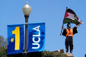 ucla-chancellor-encourages-school-officials-to-resist-trump-and-not-cross-‘red-lines’