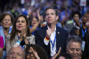 democrats-see-electoral-opportunity-with-rising-energy-prices