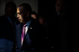 jeffries-attempts-to-take-national-spotlight-amid-shutdown-battle