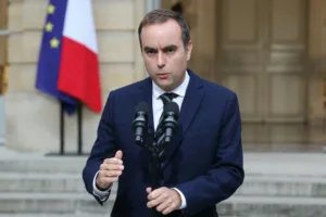 french-prime-minister-resigns-after-less-than-four-weeks-in-office