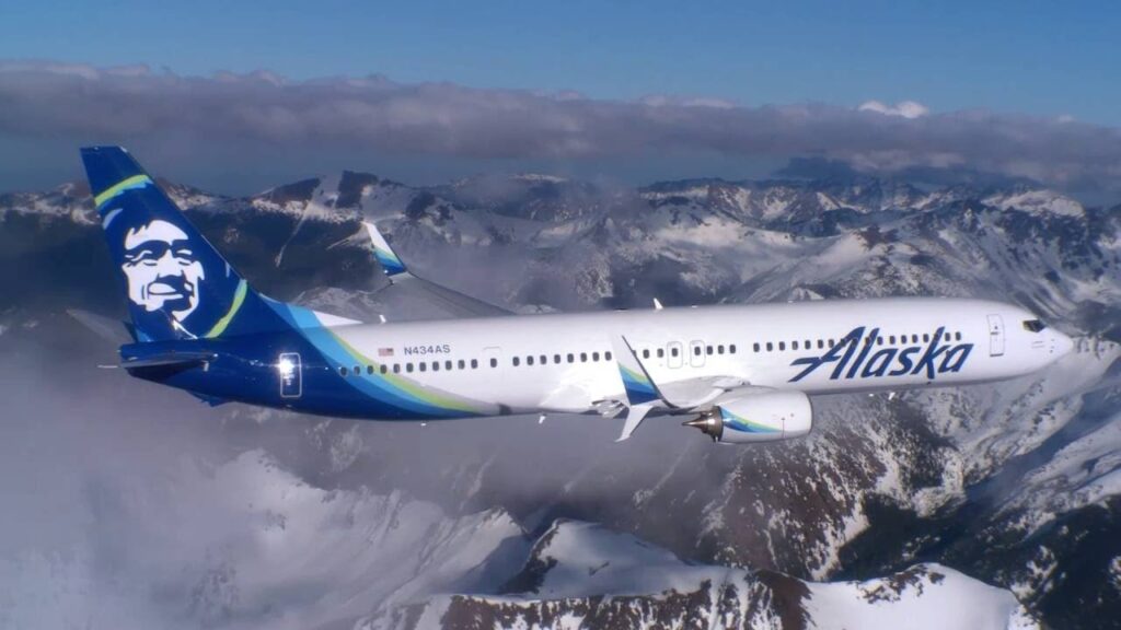 alaska-airlines-flight-diverted-after-“credible-security-threat”-related-to-authorized-person-in-cockpit-|-the-gateway-pundit-|-by-cristina-laila