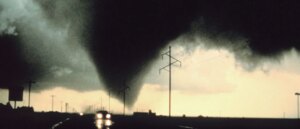 us-sees-rare-ef5-tornado-for-first-time-in-over-decade,-experts-confirm