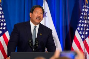 seattle-mayor-signs-executive-orders-before-national-guard-arrive