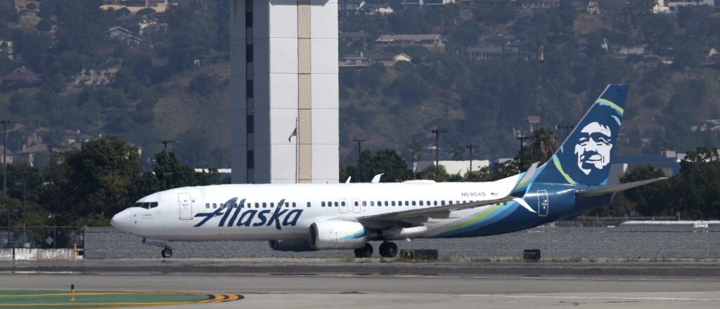 jumpseat-passenger-tried-to-crash-plane-mid-flight,-officials-say