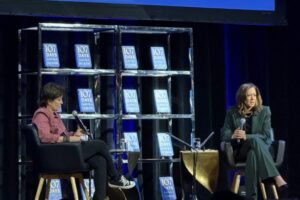 kamala-harris-returns-to-dc-for-107-days-book-tour 