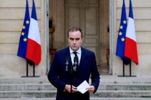 macron-drags-lecornu-back-into-office-with-‘carte-blanche’-to-pass-a-budget