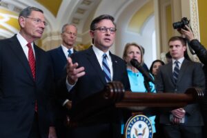 white-house-dials-up-heat-on-democrats-amid-shutdown-gridlock