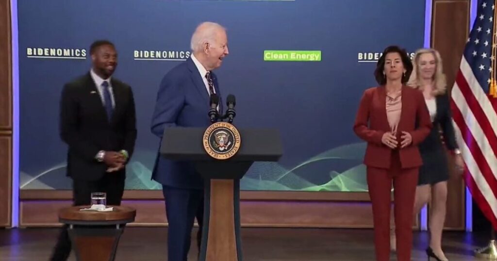 “i’m-not-introducing-me,-mark-is-i-forgot-mark.-i-went-straight-to-podium”-–-joe-biden-gets-lost-on-way-to-podium-(video)-|-the-gateway-pundit-|-by-jim-hoft