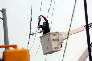 utility-workers-tapped-as-ny,-nj-declare-emergencies-for-nor’easter