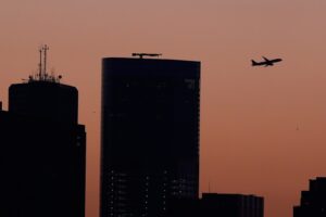 air-traffic-controllers-warn-shutdown-threatens-flight-safety