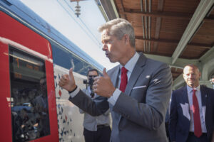 sean-duffy’s-deregulation-rewrites-decades-of-transportation-rules