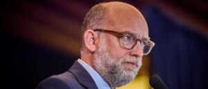 clinton-appointed-judge-temporarily-stops-trump-from-laying-off-workers-during-shutdown