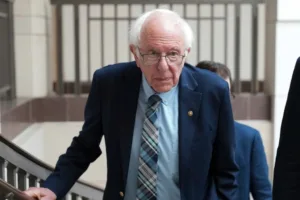 sanders-gives-blessing-to-greene-on-shutdown-position-despite-rocky-history