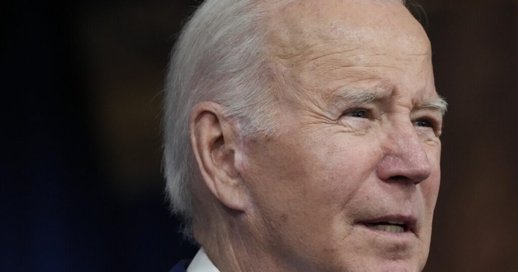 biden-keeps-his-eyes-on-bidenomics-as-democrats-urge-him-to-focus-on-wars