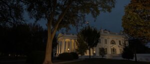 vehicle-crashes-into-white-house-barricades