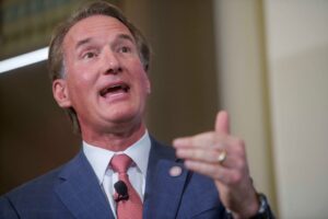 cpac-holds-event-targeting-latino-voters-in-virginia-before-2025-elections