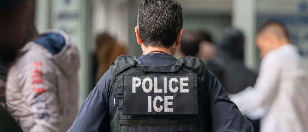 manager-of-iconic-comedy-club-gets-detained-by-border-patrol-as-bystanders-screech-hysterically