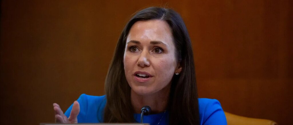 exclusive:-dozen-senators-urge-bondi-to-drop-hammer-on