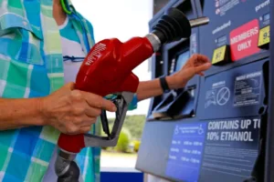 gas-prices:-hovering-around-$3-per-gallon-the-last-week-of-october