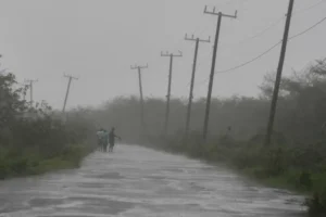 category-5-hurricane-melissa-brings-flooding-and-catastrophic-winds-to-jamaica