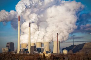 china-and-other-global-rivals-are-diversifying-their-energy-portfolios-away-from-coal