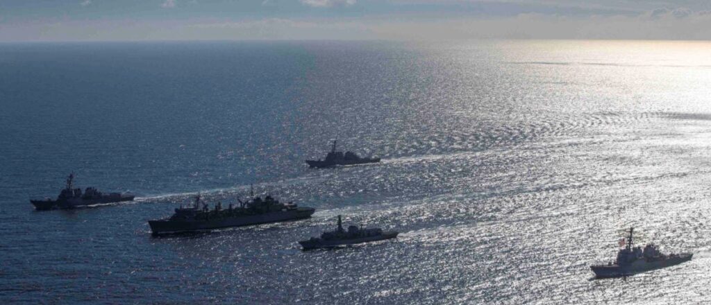 fact-check:-does-this-video-show-a-recent-attack-on-us.-navy-vessel?