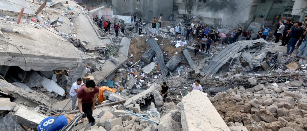 fact-check:-post-claims-to-show-palestinians-bombed-while-getting-water