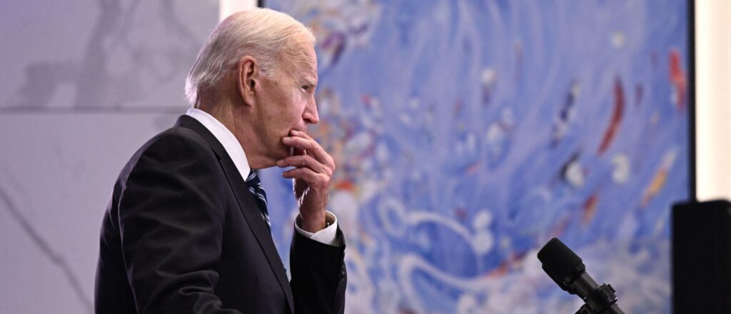 biden-underwater-in-deep-blue-state,-poll-finds