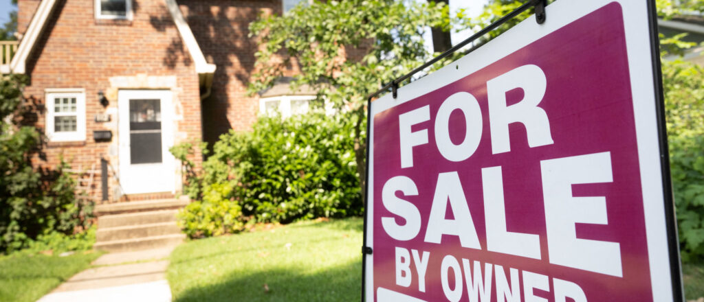 ‘america’s-real-estate-nightmare’-is-the-clearest-sign-yet-that-‘bidenomics’-is-failing